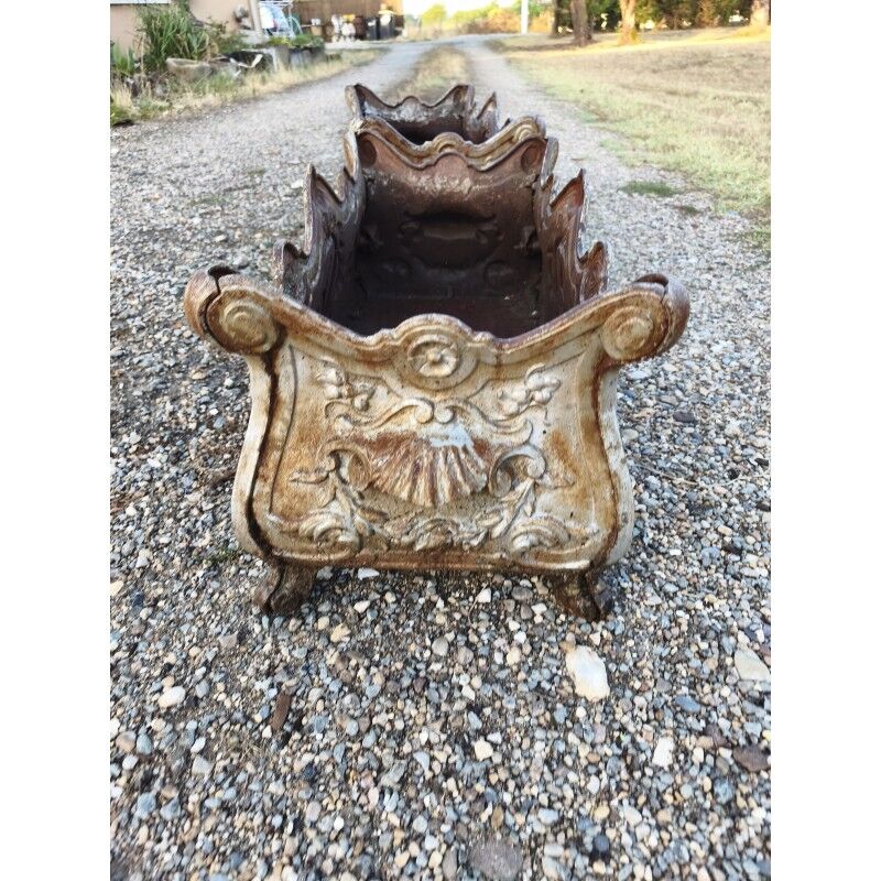 Pair of cast iron planters from 1900 in Rococo style, Charleville - Mézières