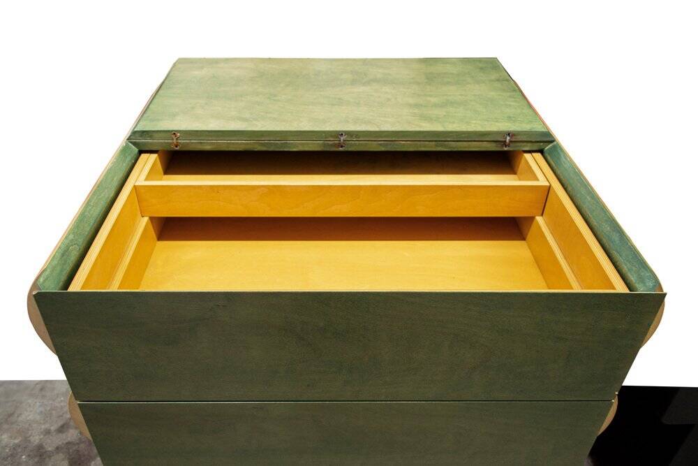 Cassettiera architettonica postmoderna in natural wood and wood tinto all'anilina, anni '80