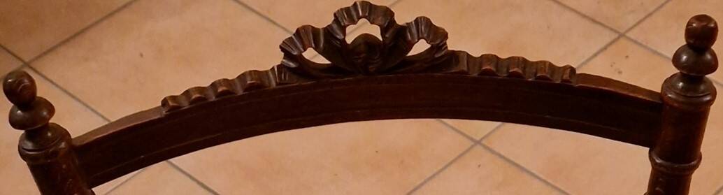 Antique Louis-Philippe chair in solid wood, 19th century, with restored seat.