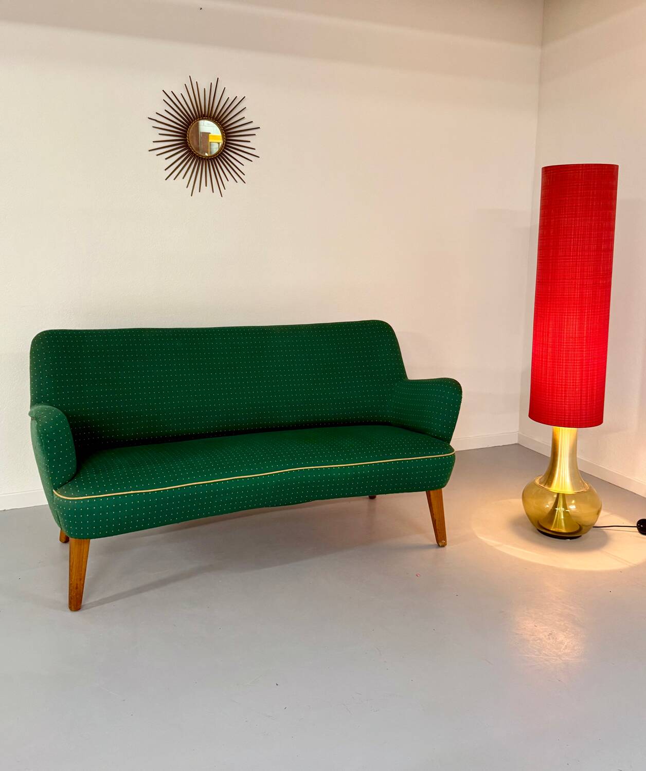 Ancien canapé haricot cocktail vert vintage design des années 50