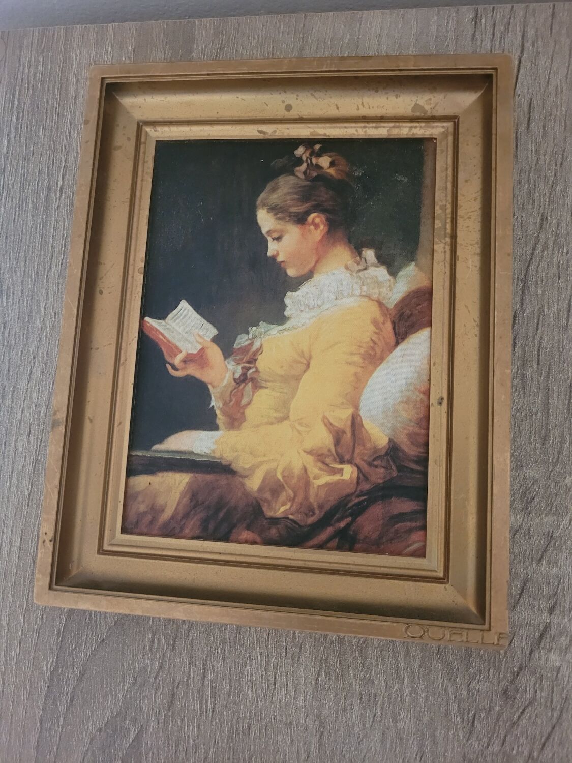 The e-reader reproduction on canvas