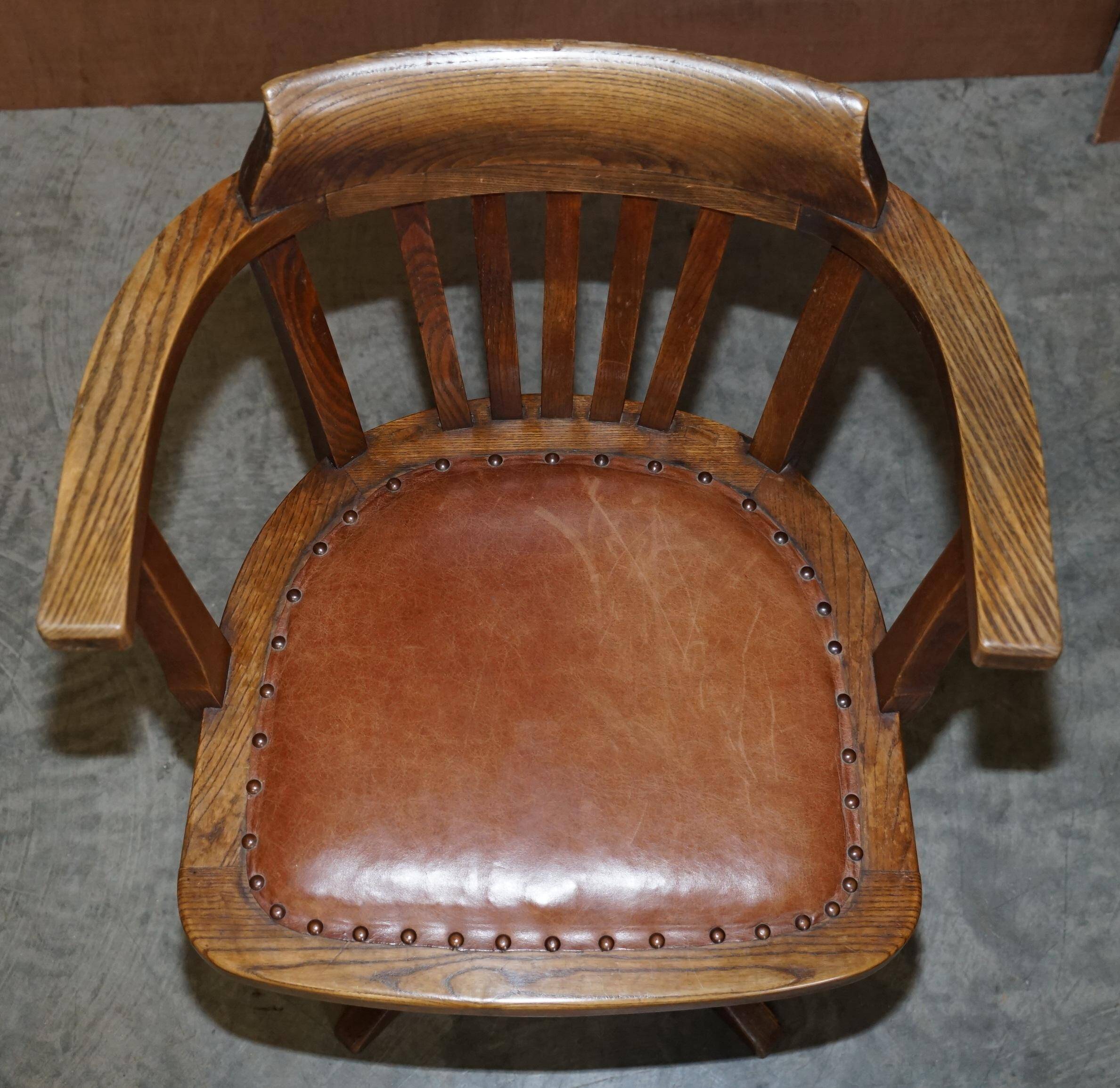 Fauteuil de directeur ancien circa 1900 époque Édouardien en cuir