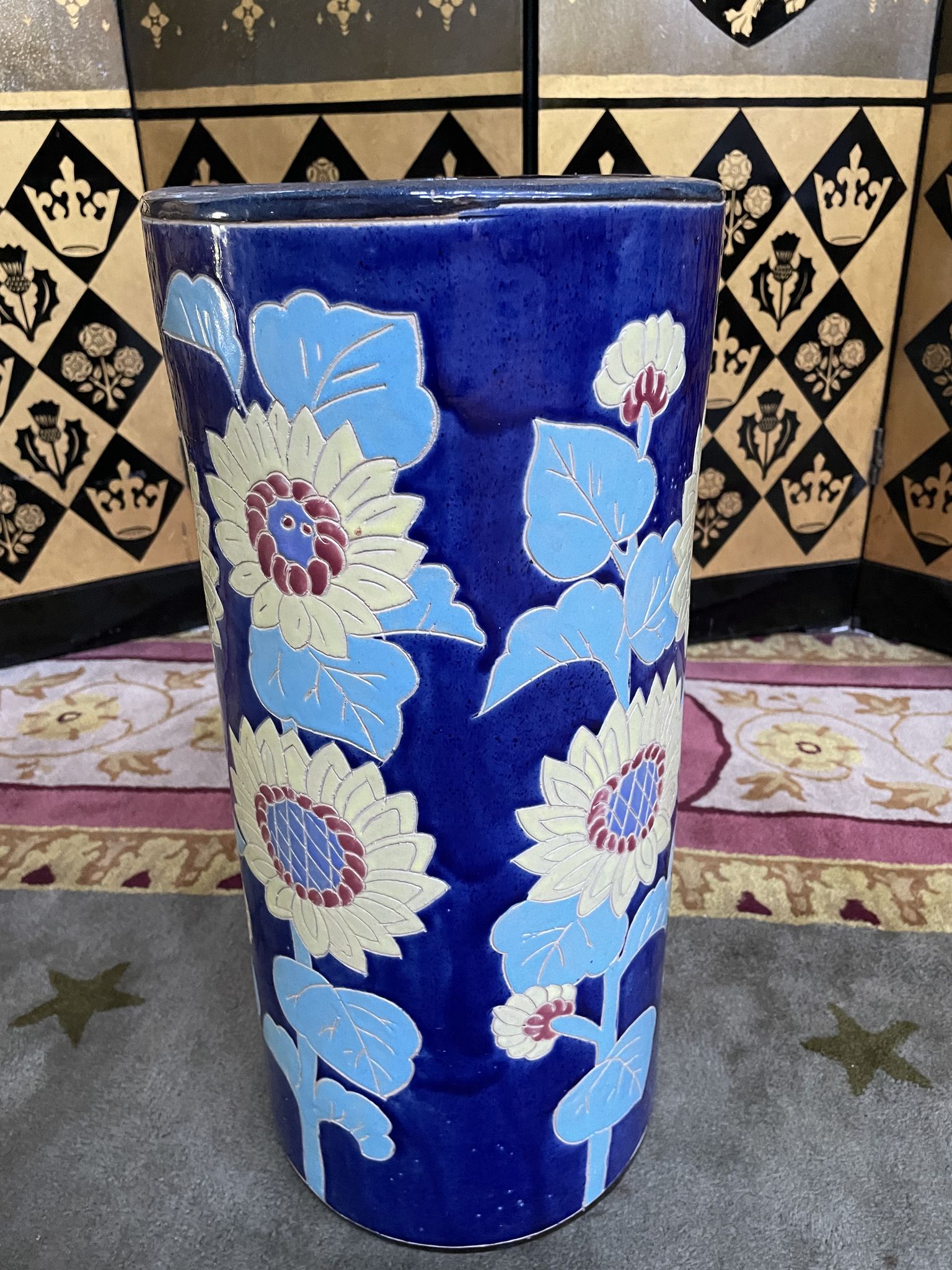 Umbrella holder in faience