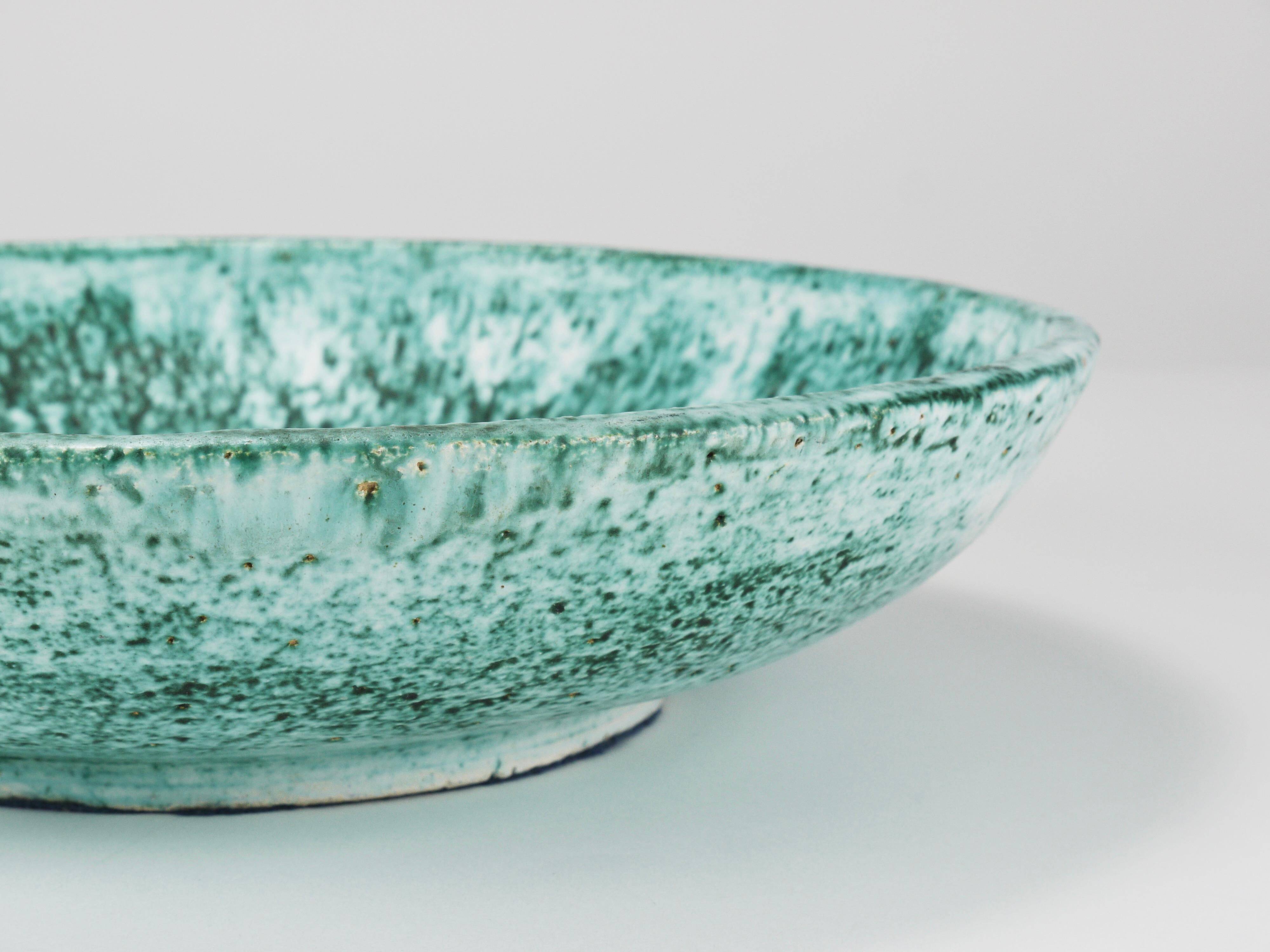 Eva Ruffoni Grand Bol Art Fruitier en Céramique Turquoise, 15 pouces de diamètre, Italie, années 1980