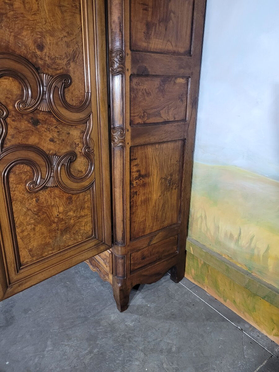 Armoire Bressane de style Louis XV