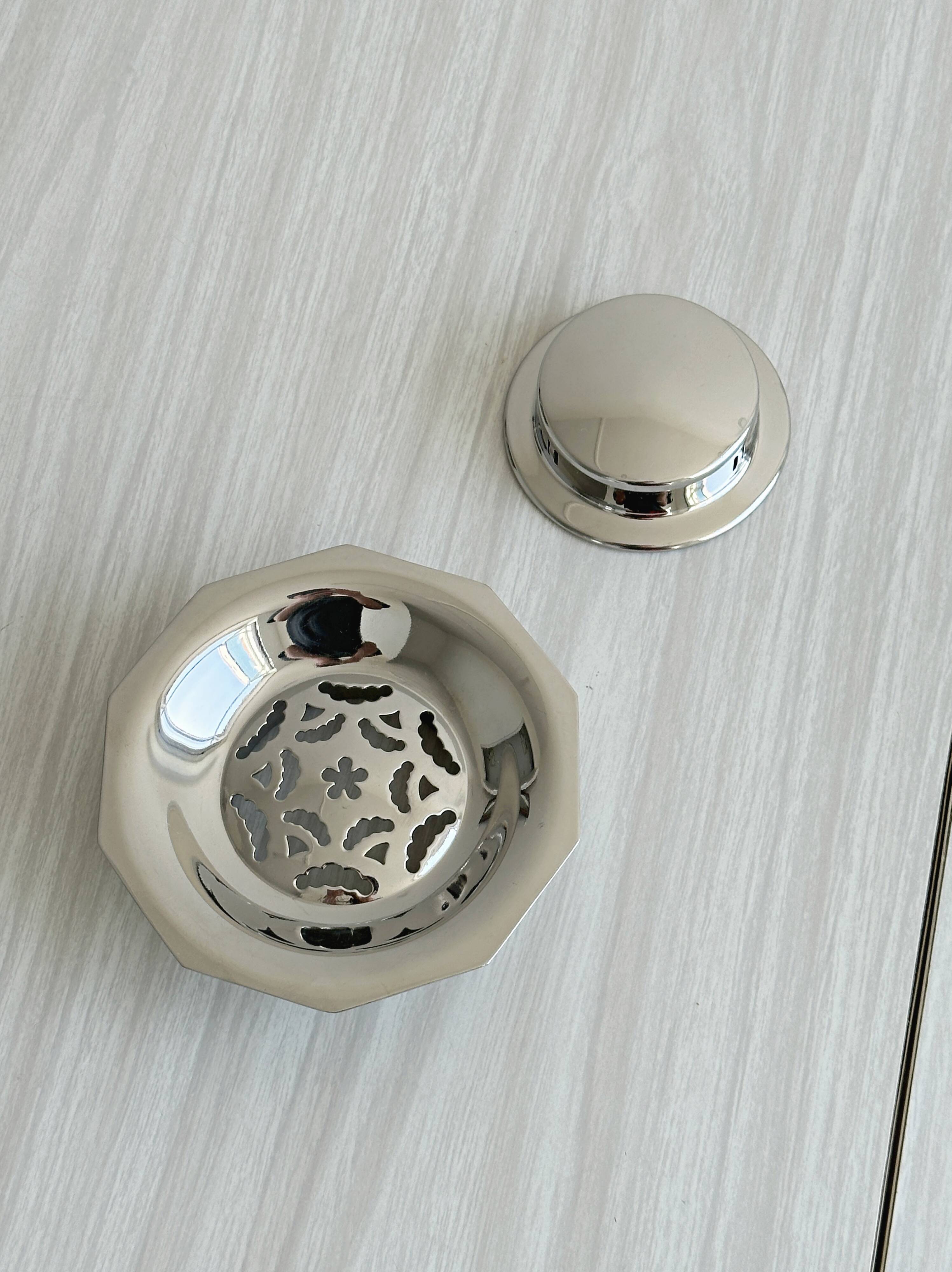 Metal shell butter dish