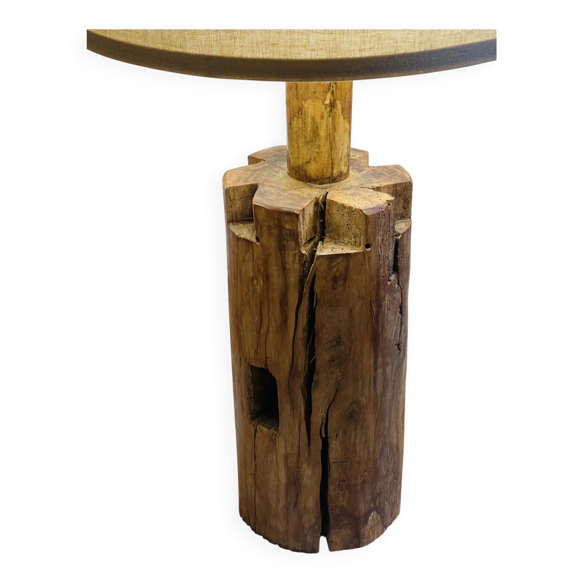 Lampe brutaliste en bois