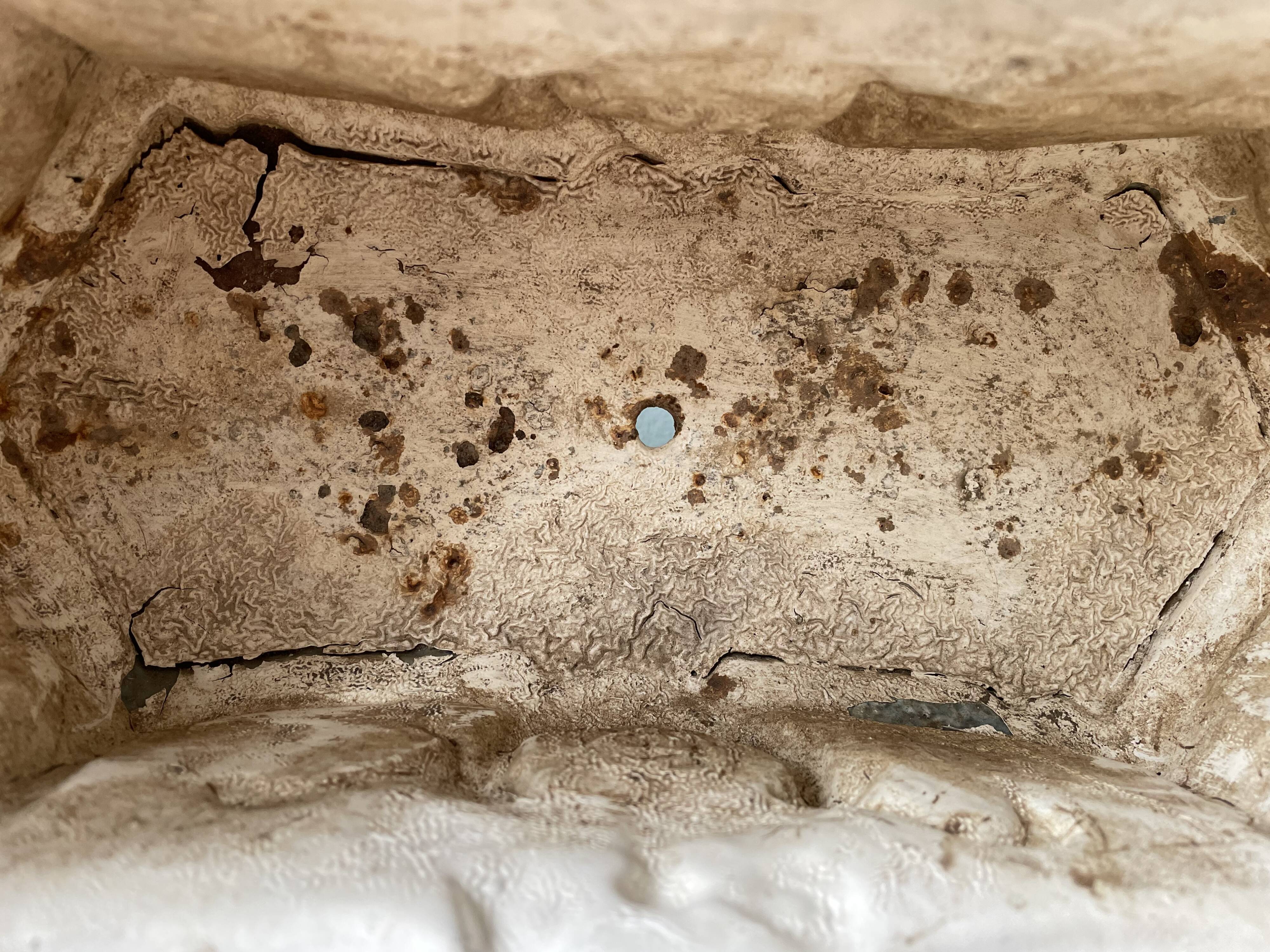 Old Medici cast iron planter, late nineteenth