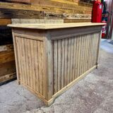 Shop counter in sandblasted pitch pine - Circa 1940