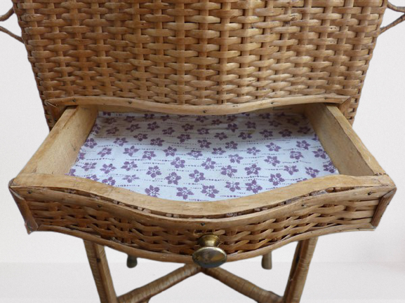 Bedside table tavailleuse wicker vintage
