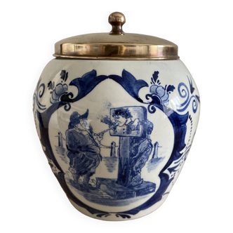Very beautiful Delft earthenware tobacco pot with brass lid