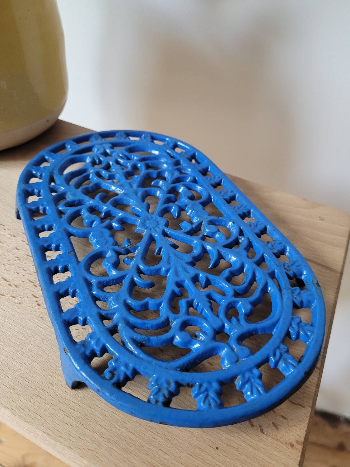 Cast iron trivet
