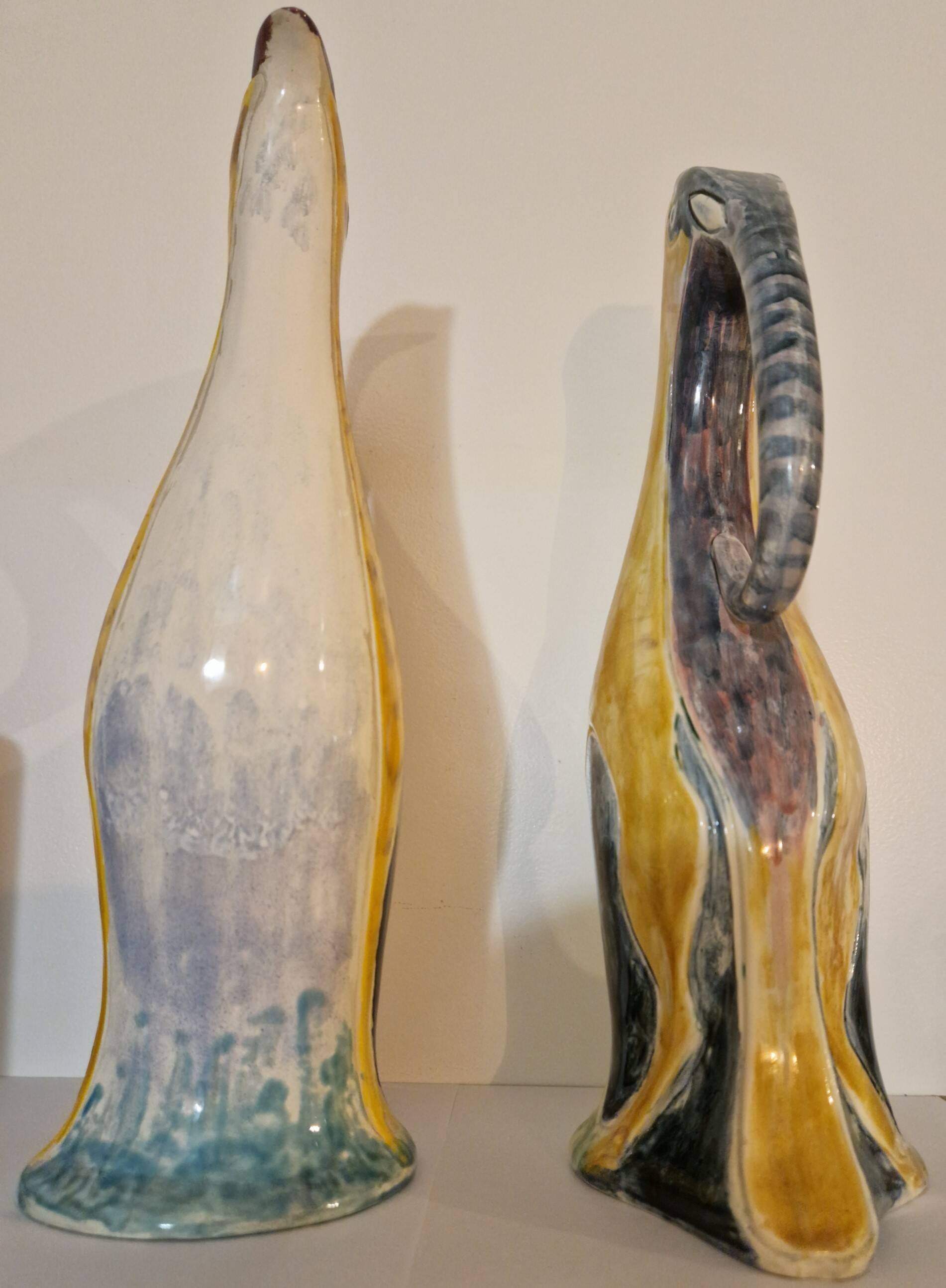 Paire de grands pichets zoomorphes en céramique émaillée, Vallauris, 1960