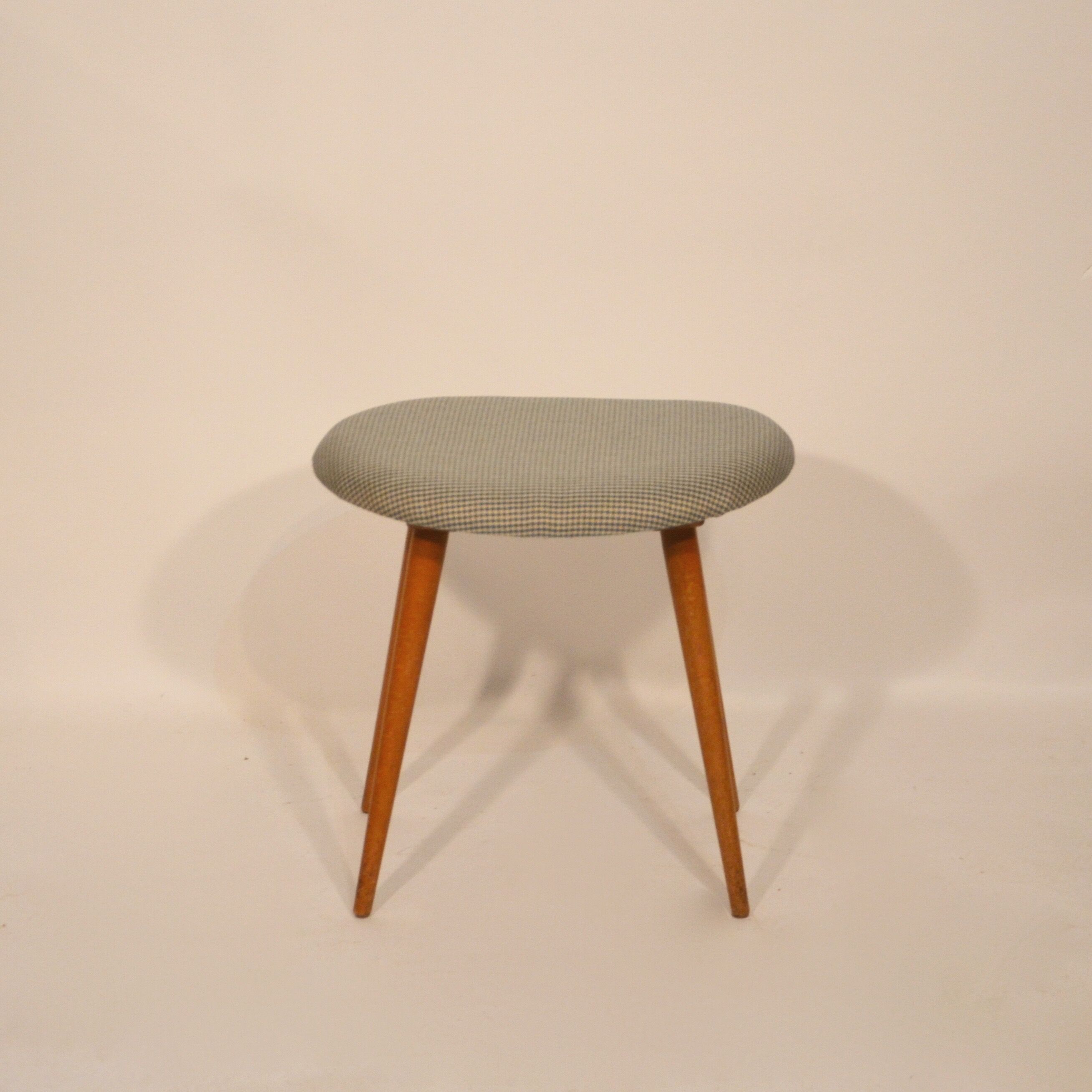 Ottoman scandinave retapissé