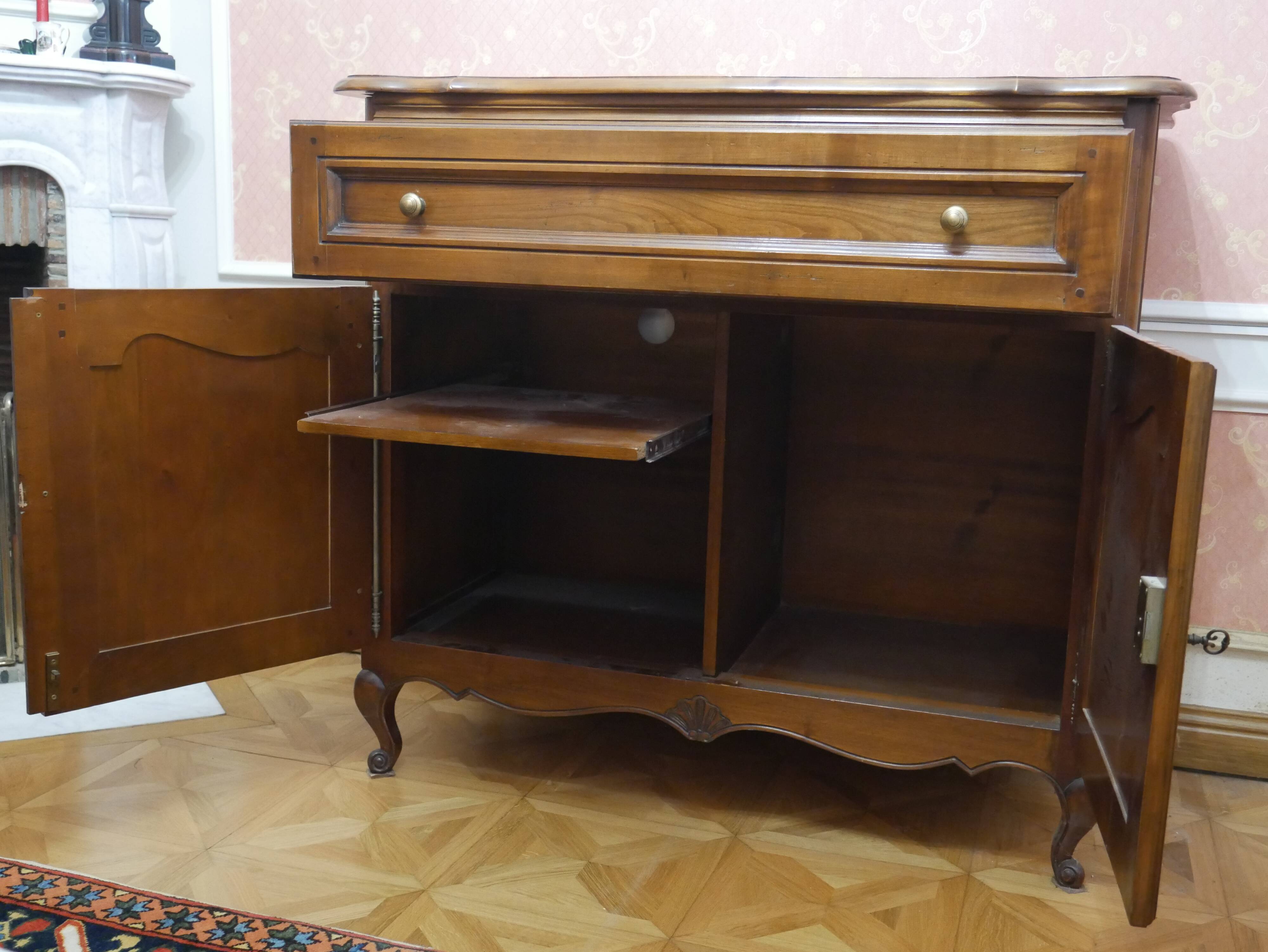TV cabinet