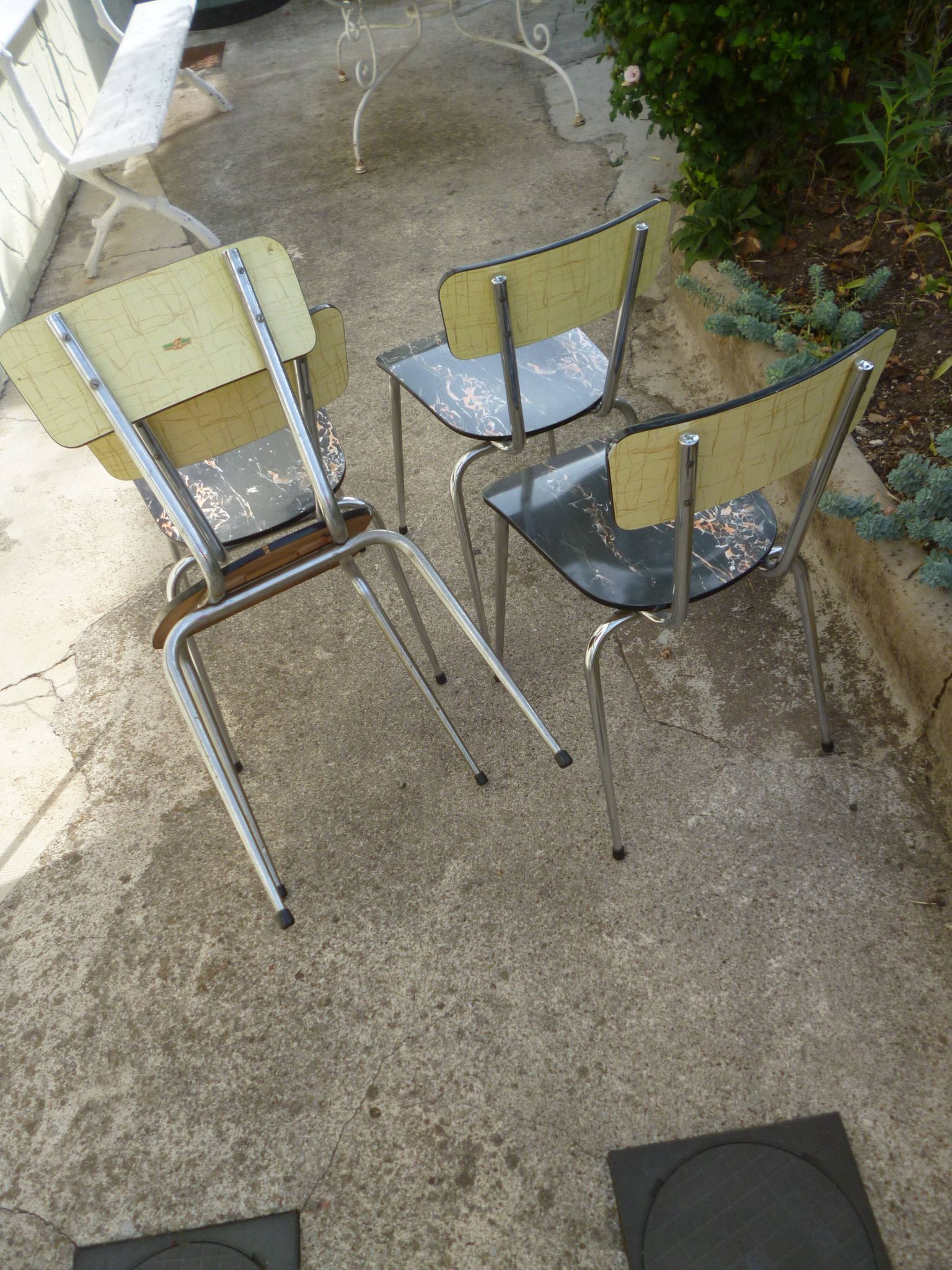 4 formica chairs with chrome legs