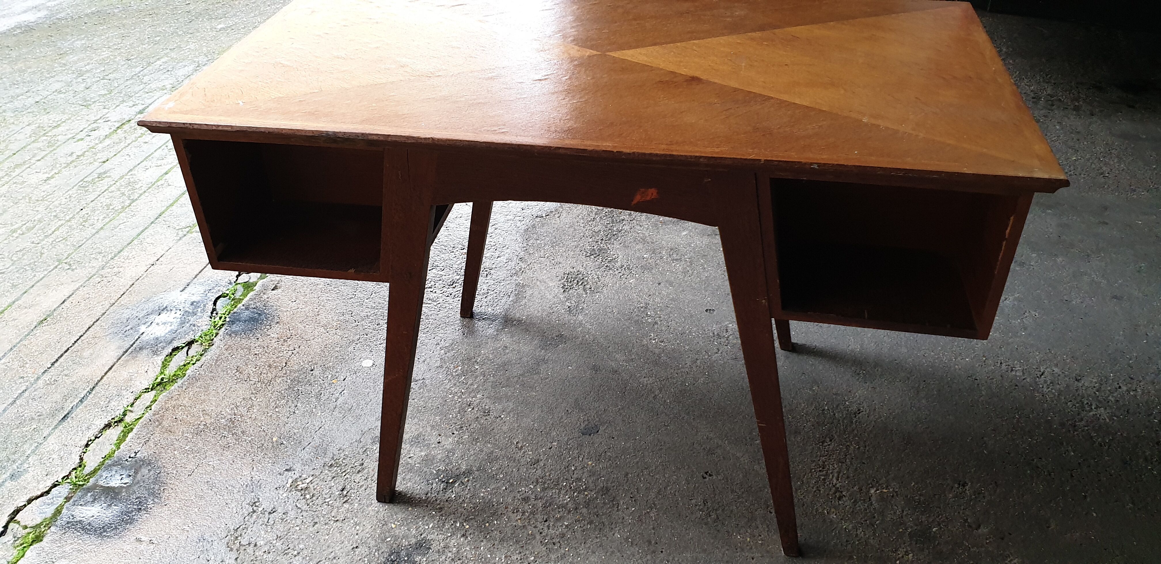 Bureau desing des années 50