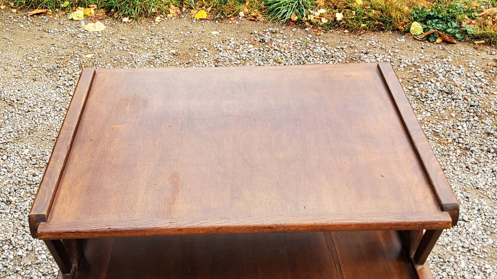 Table d’appoint vintage des années 50 en hêtre chêne et peuplier pieds compas