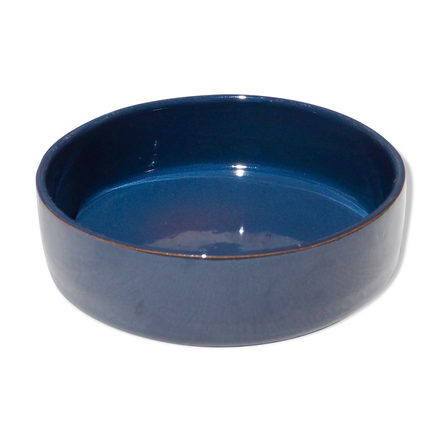 Plat creux artisanal en grès vernissé bleu marine