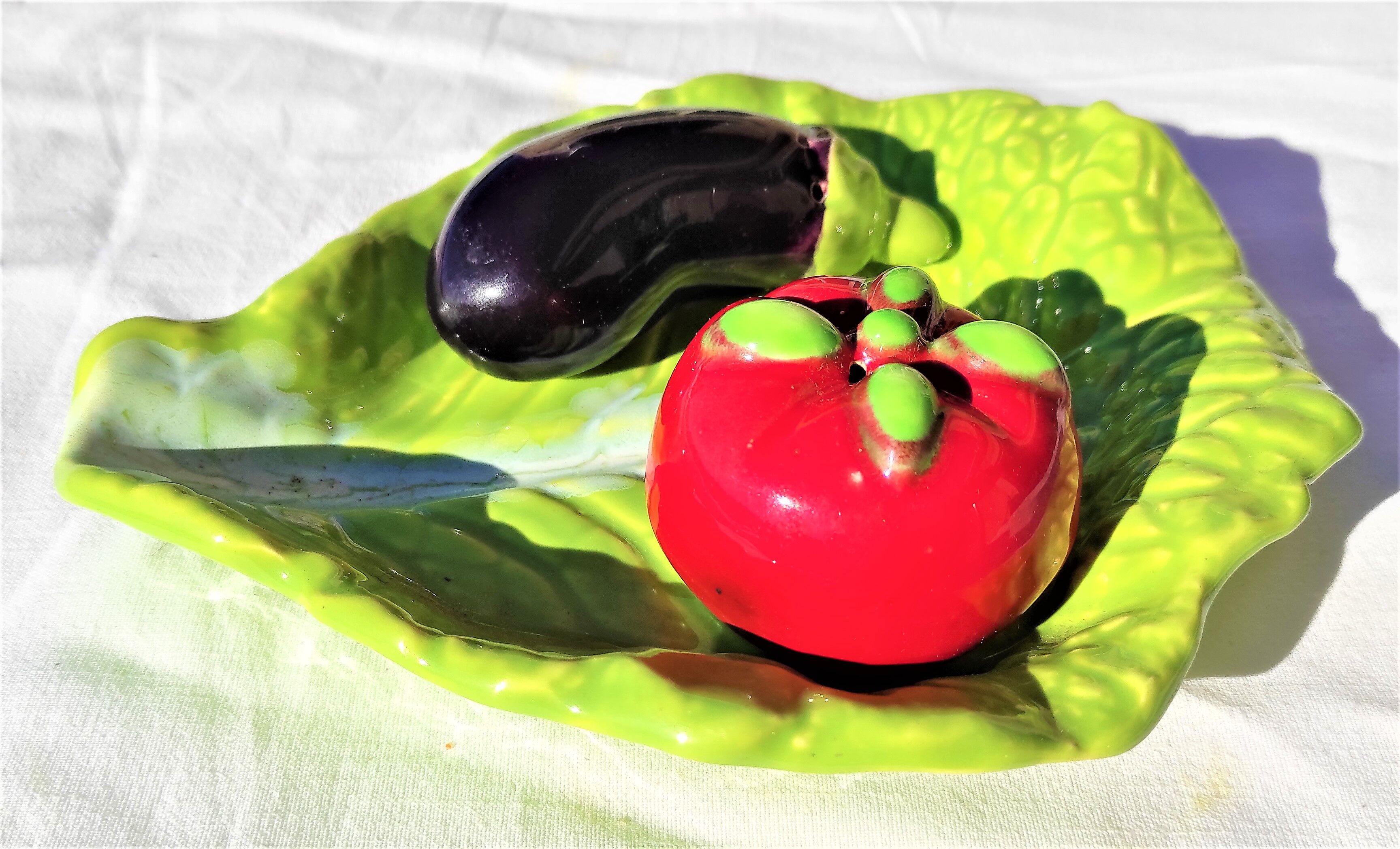 Salt shaker, pepper pot in slurry Vallauris