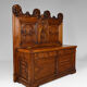 Banc coffre Gothique d'église en chêne sculpté, vers 1880