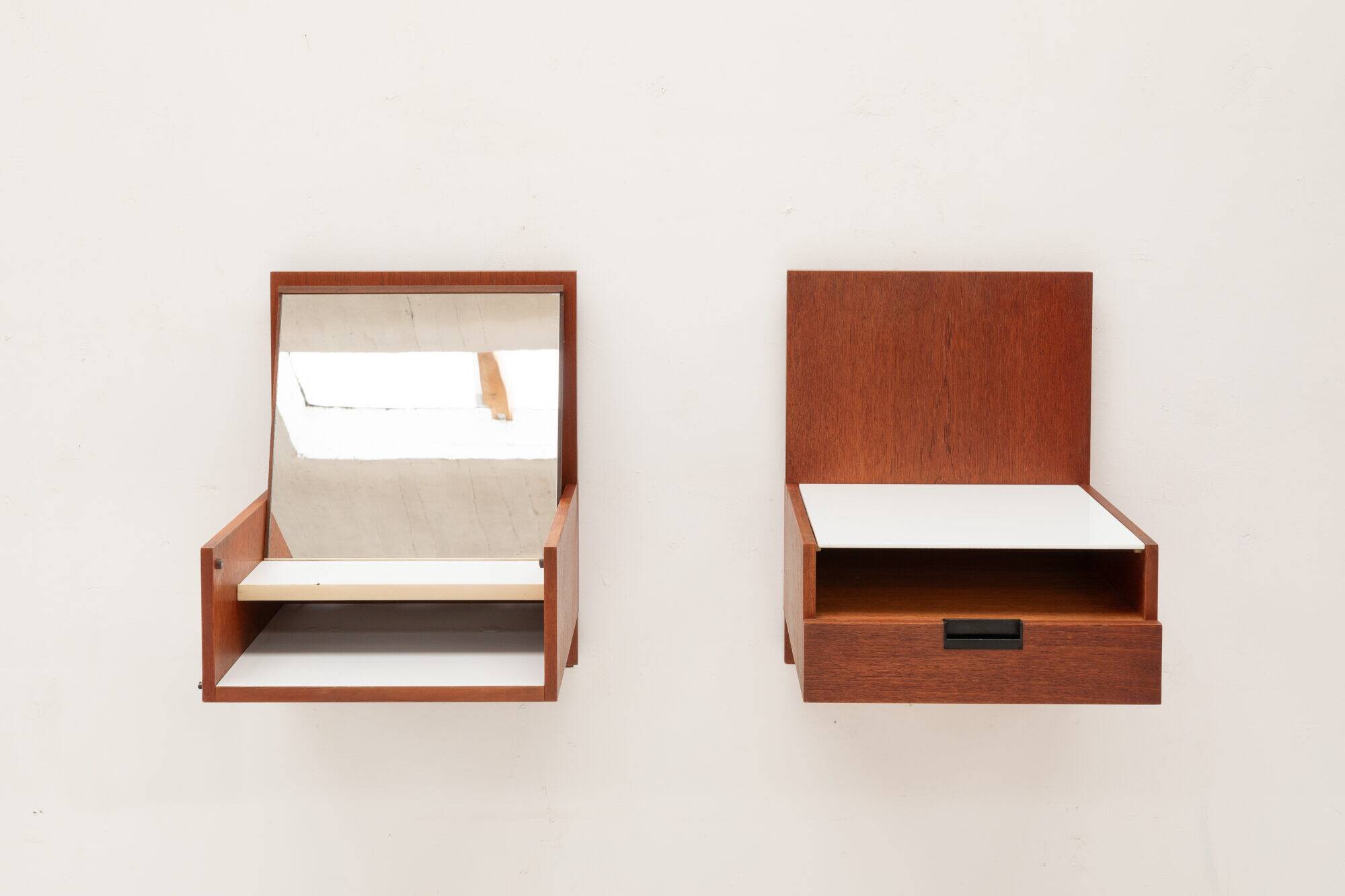 Night stands by Cees Braakman