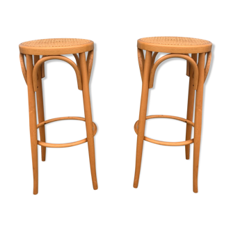 Lot of bar stools