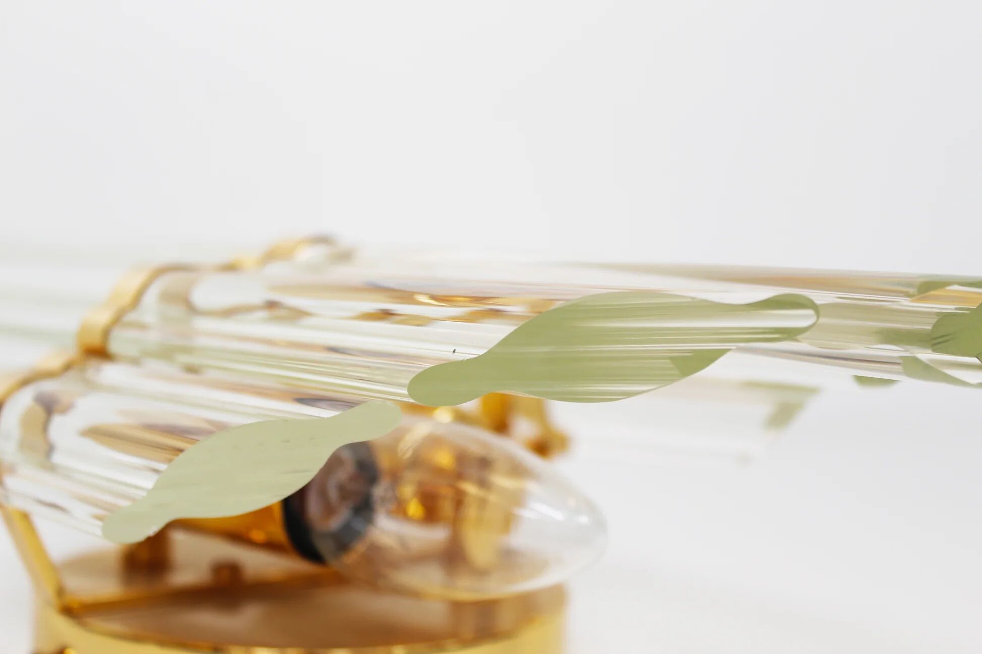 1980s wall lamp in gilded brass and crystal glass by Novaresi Milano