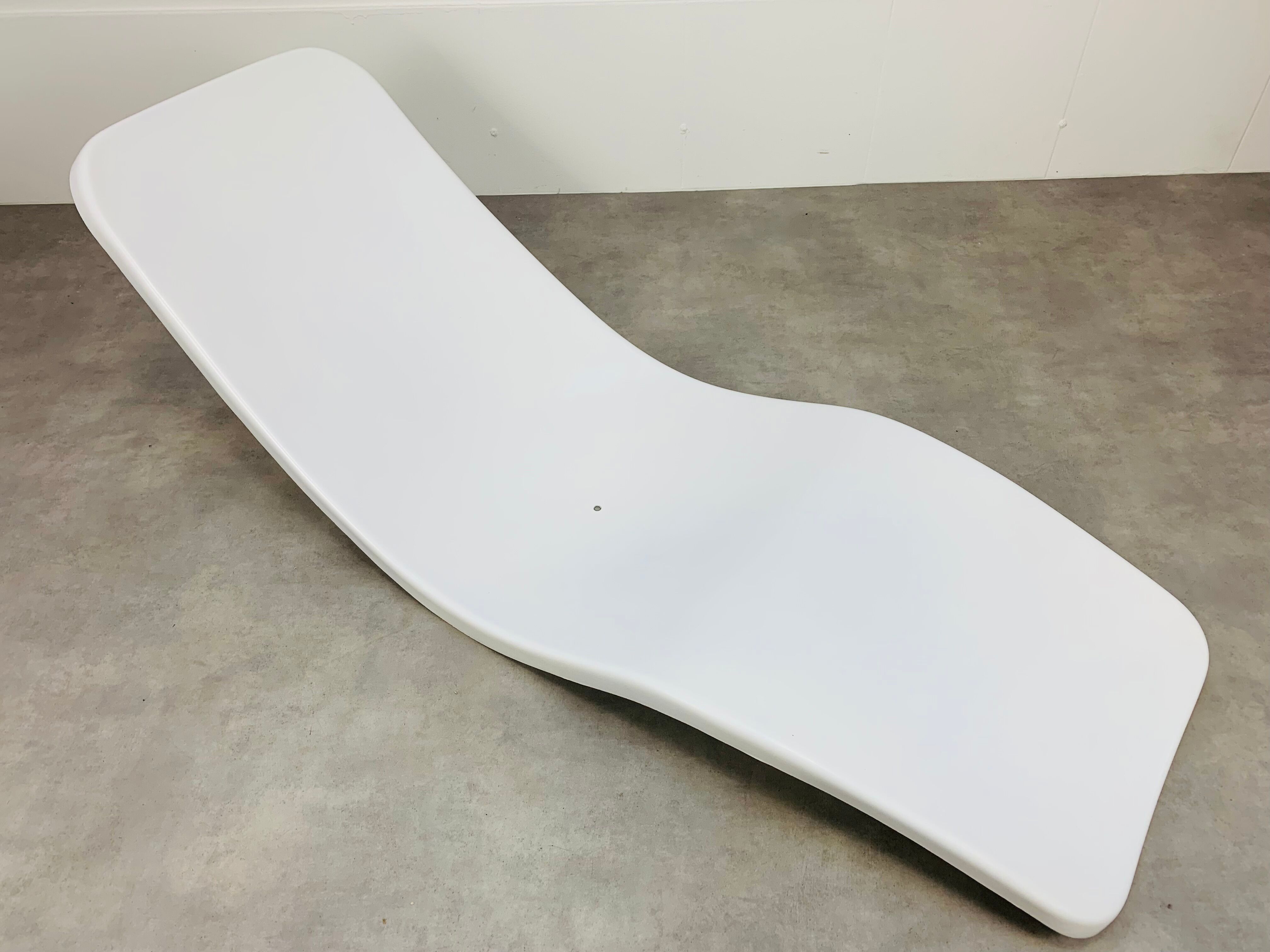 Eurolax R1 fiberglass deckchair by Charles Zublena