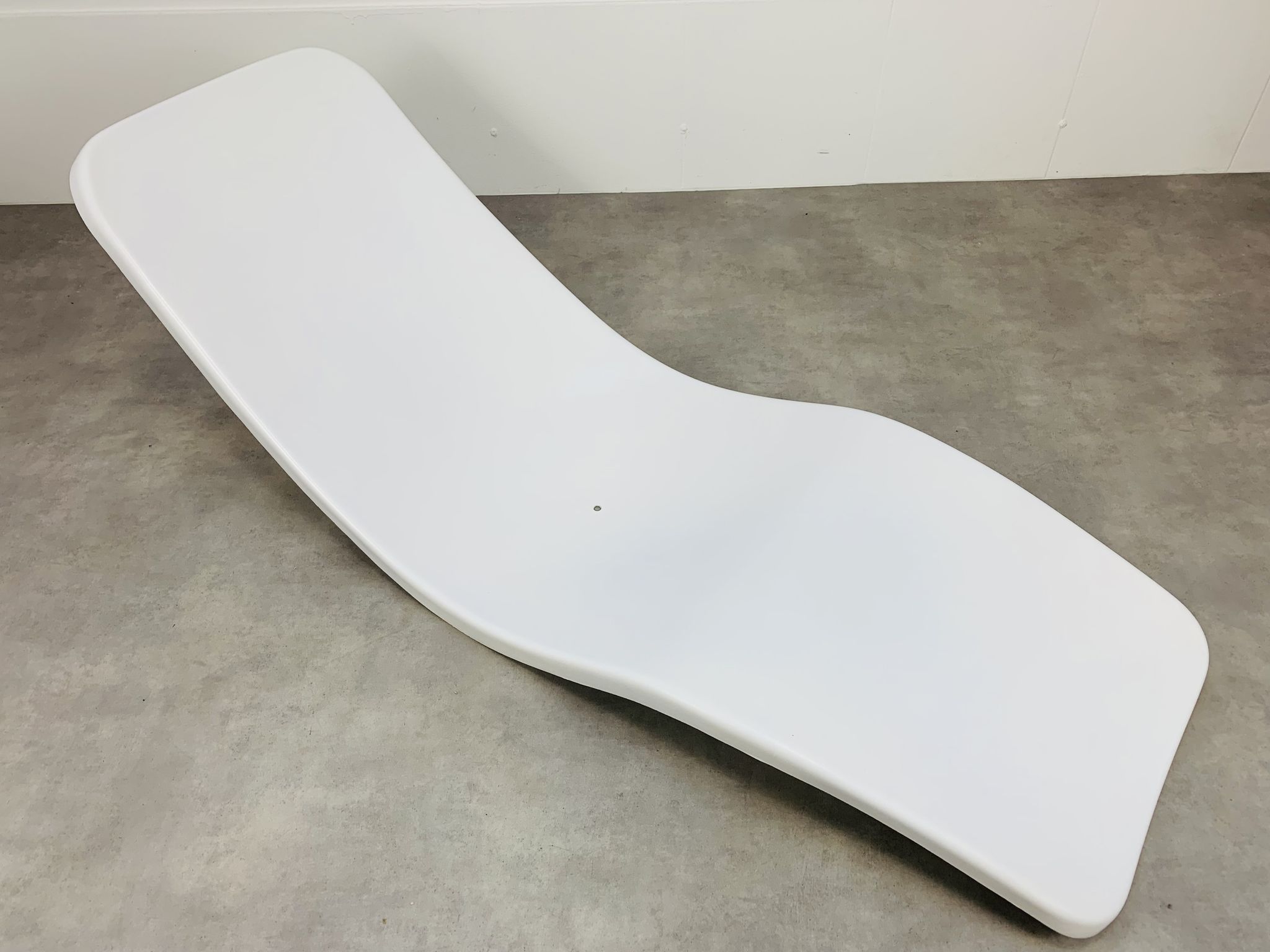 Eurolax R1 fiberglass deckchair by Charles Zublena