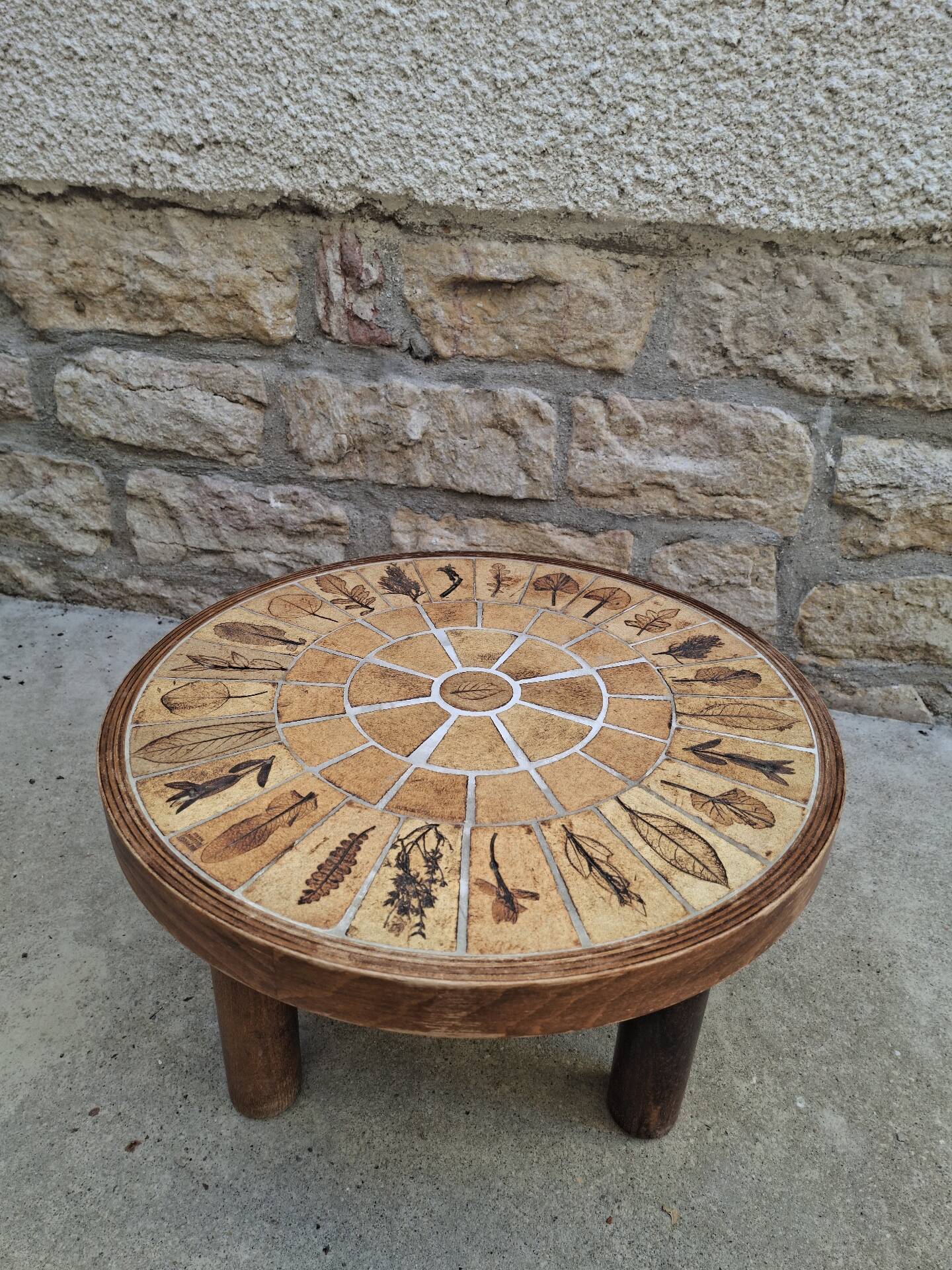 Table basse Signé Roger Capron modèle Herbier petit modèle 52.5cm