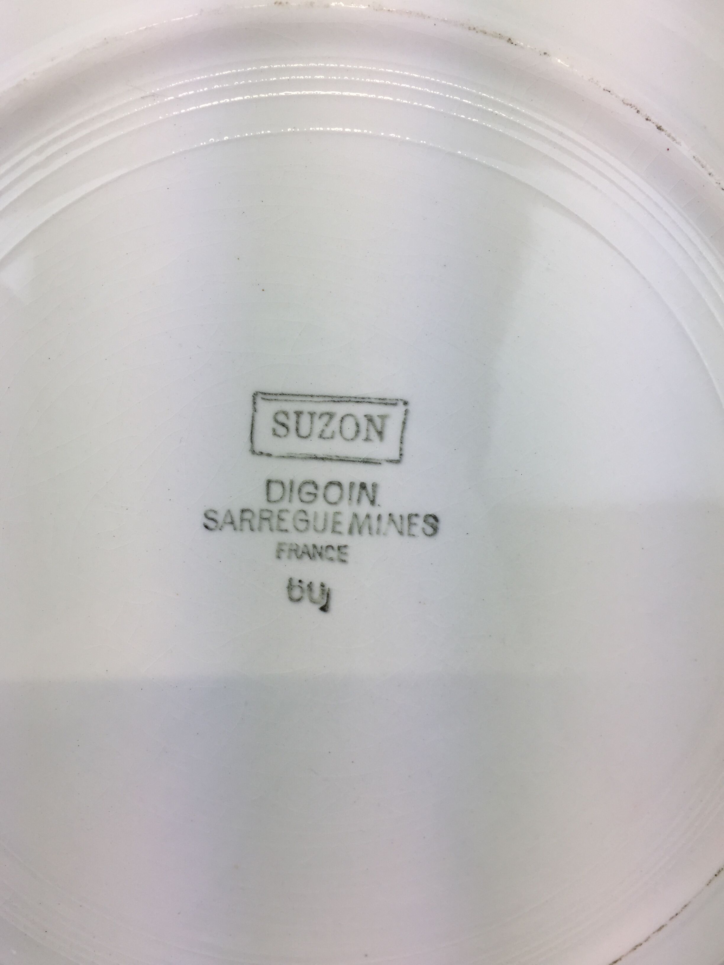 Hollow dish of round shape, made in France Digoin Sarreguemines