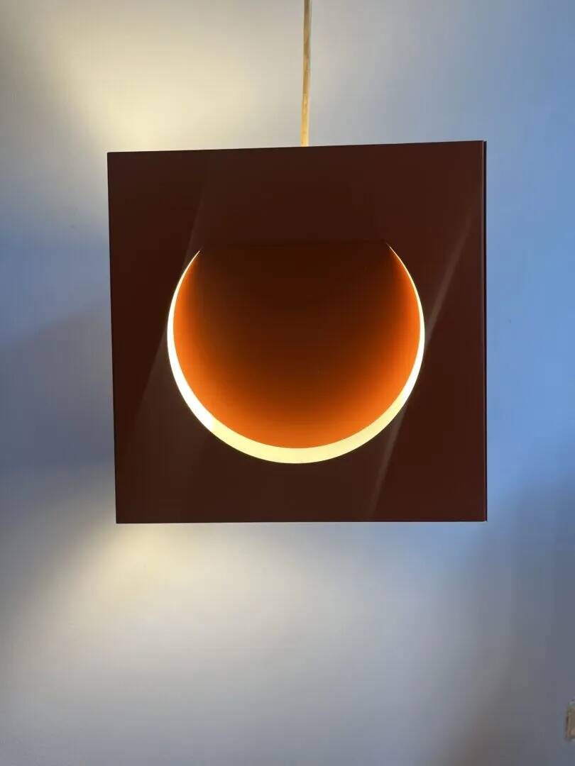 Suspension Cube - Shogo Suzuki pour Orno