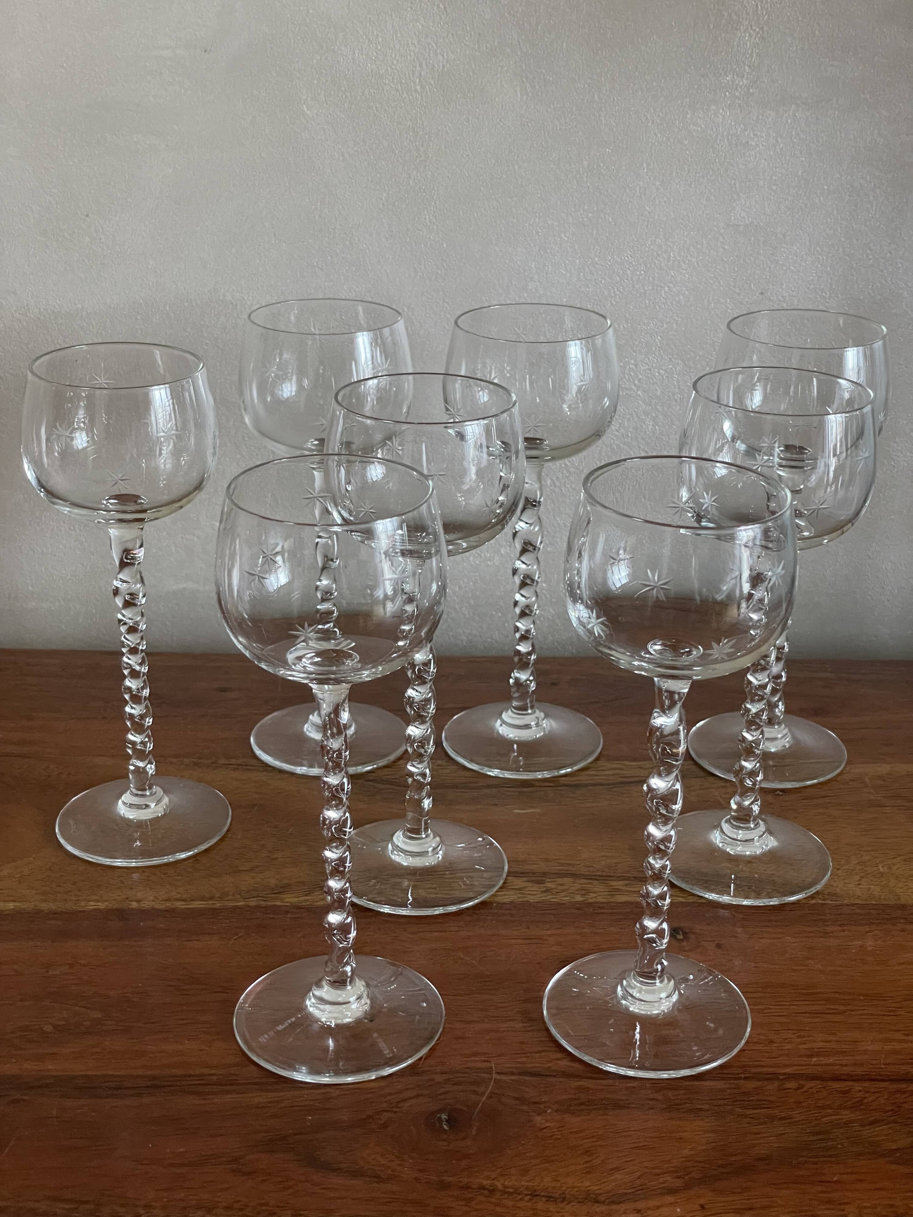 8 glasses with twisted stem and star pattern
