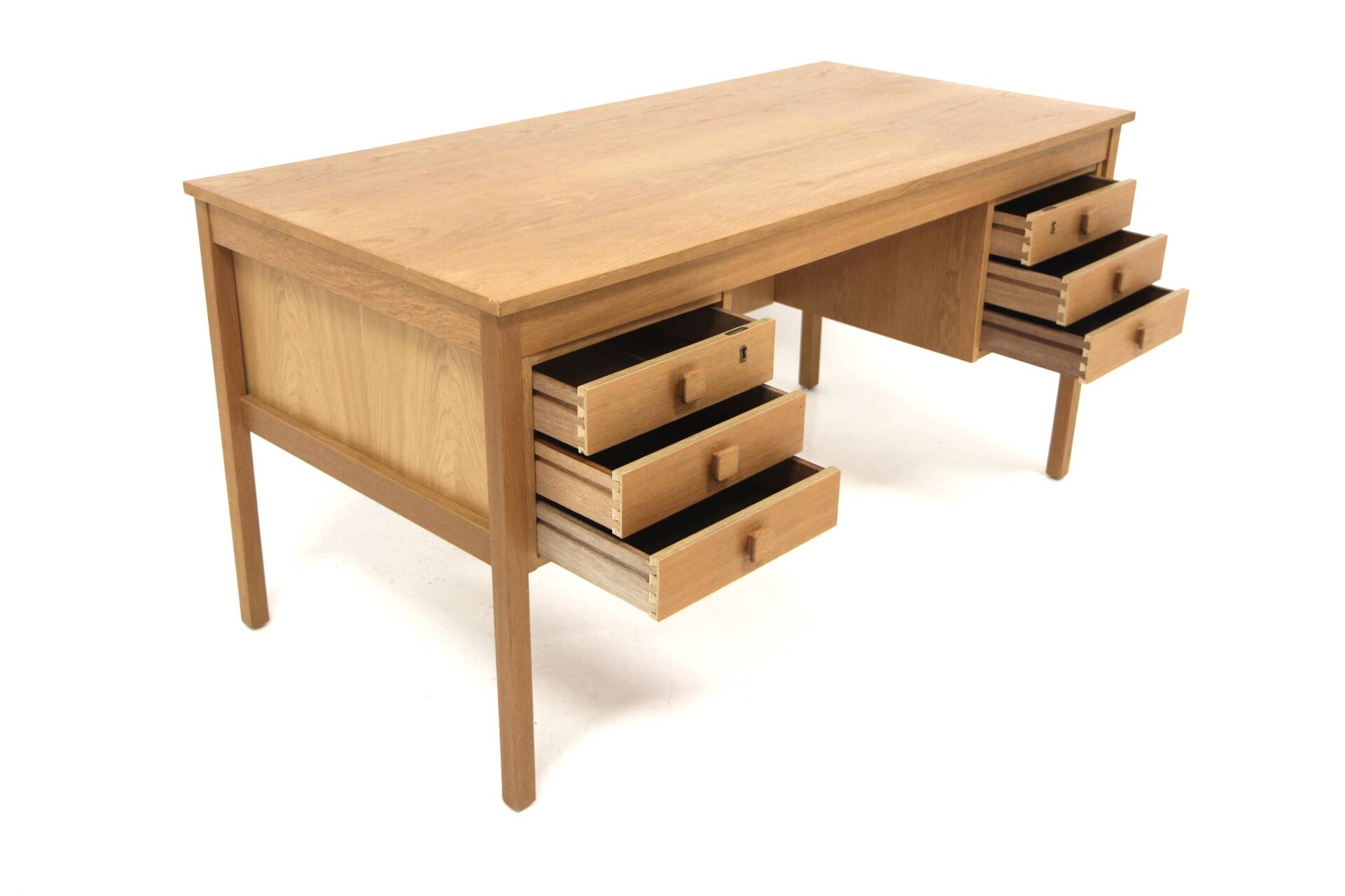 Bureau scandinave en chêne, Suède, 1960