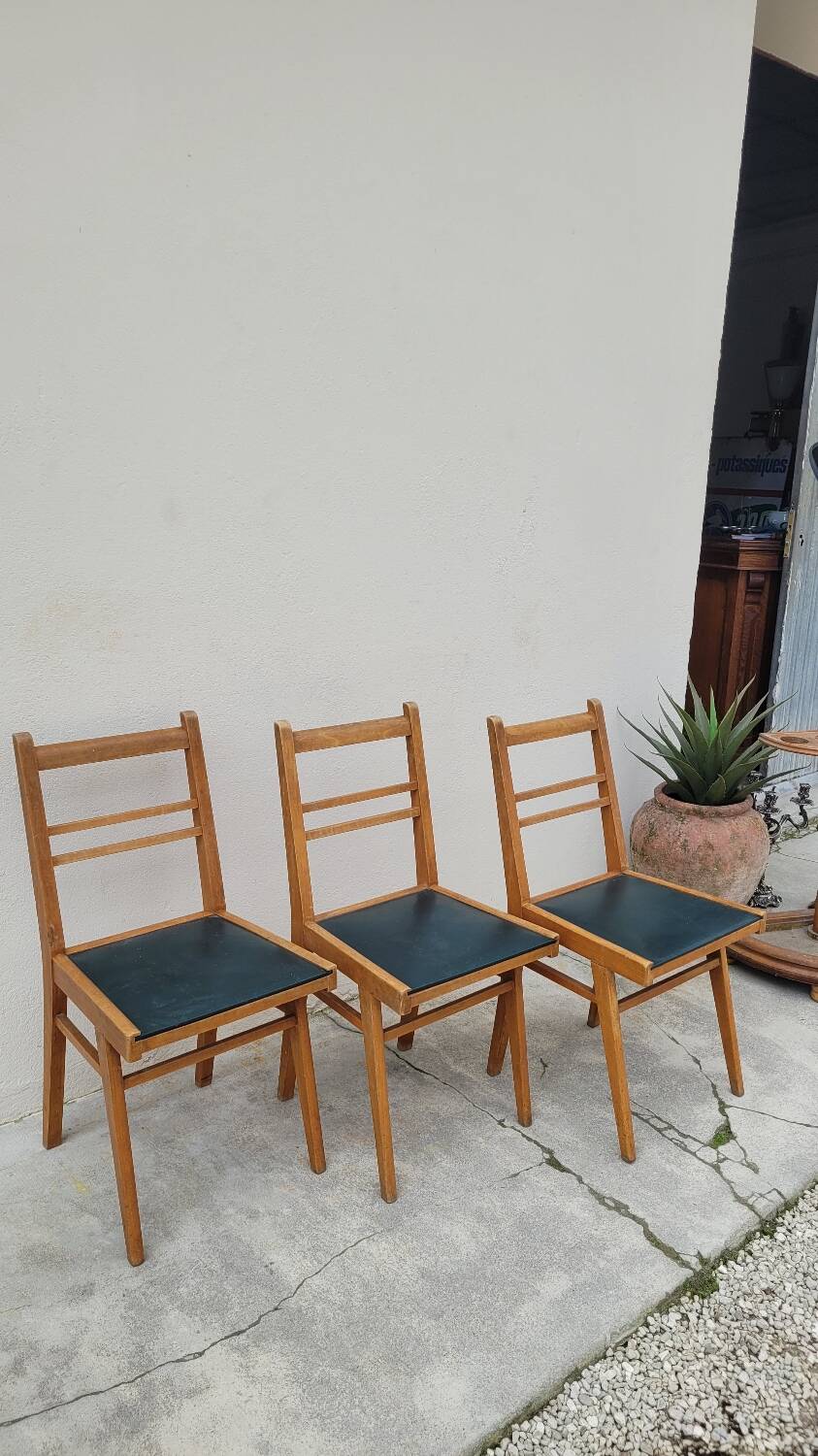 Series of 3 vintage chairs with compass legs - 1950s