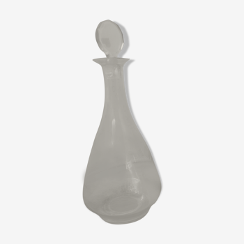 Carafe en verre taillé