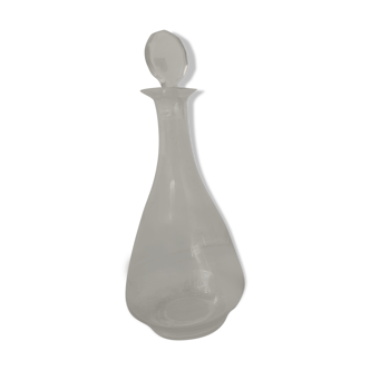 Carafe en verre taillé