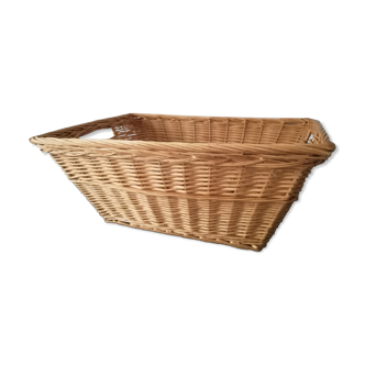 Wicker laundry basket