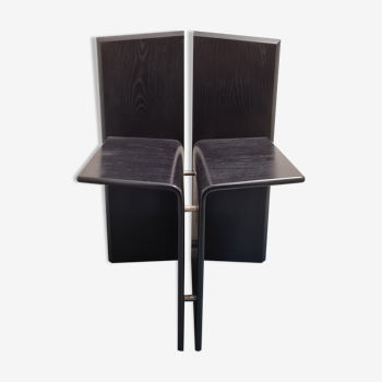 Chaise en bois noir d