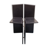 Chaise en bois noir d