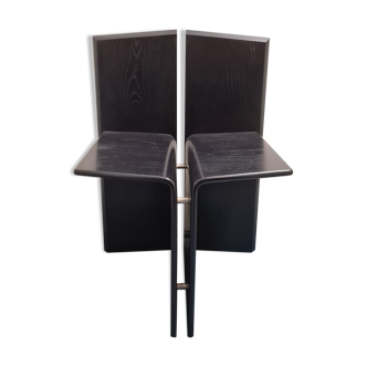 Chaise en bois noir d