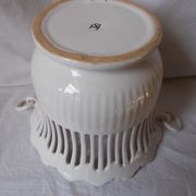 Lattice ceramic cache-pot