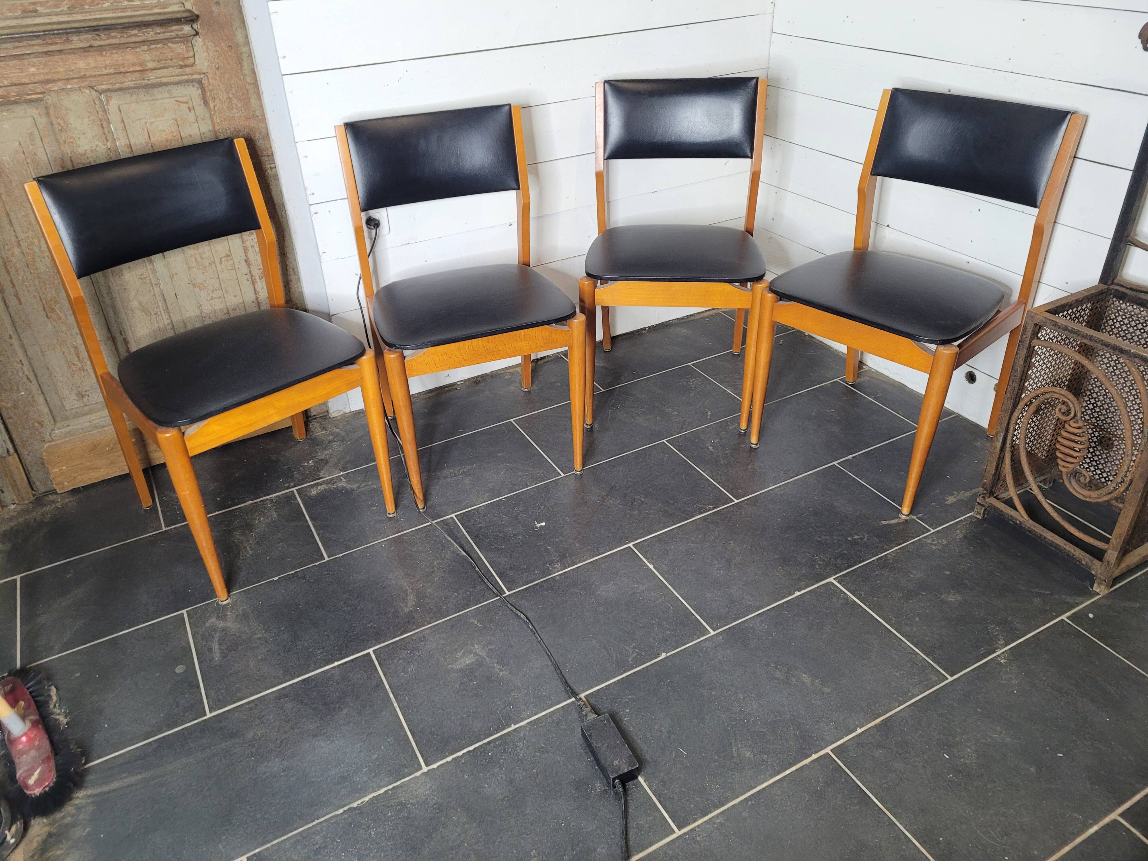 4 chaises scandinave des années 60