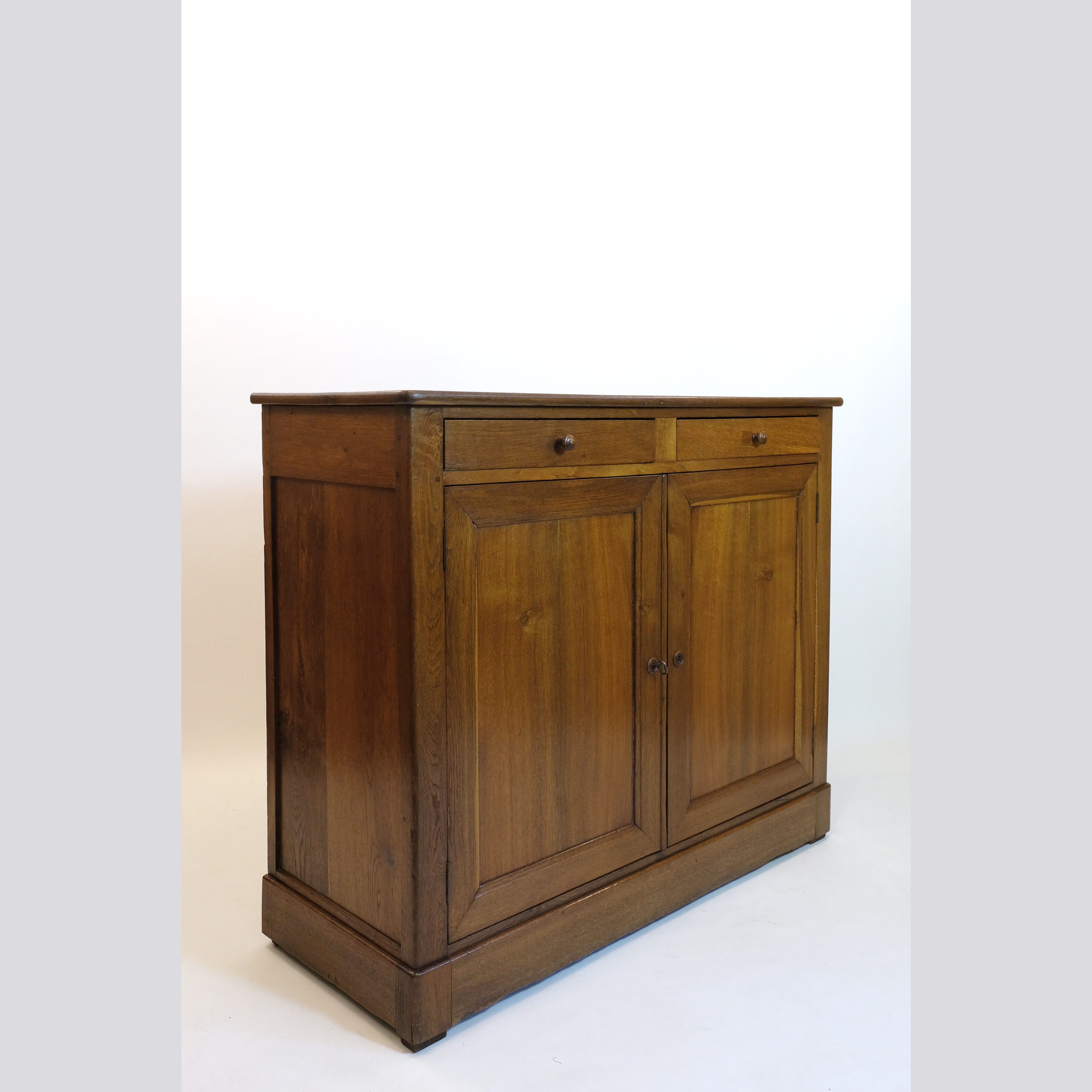 Buffet en chêne naturel du XIXème siècle.