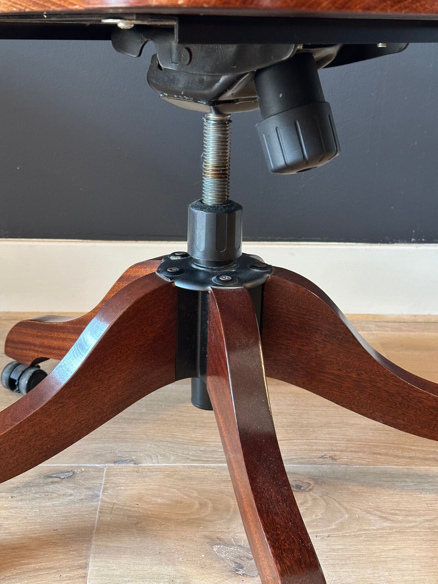 Classic office chair