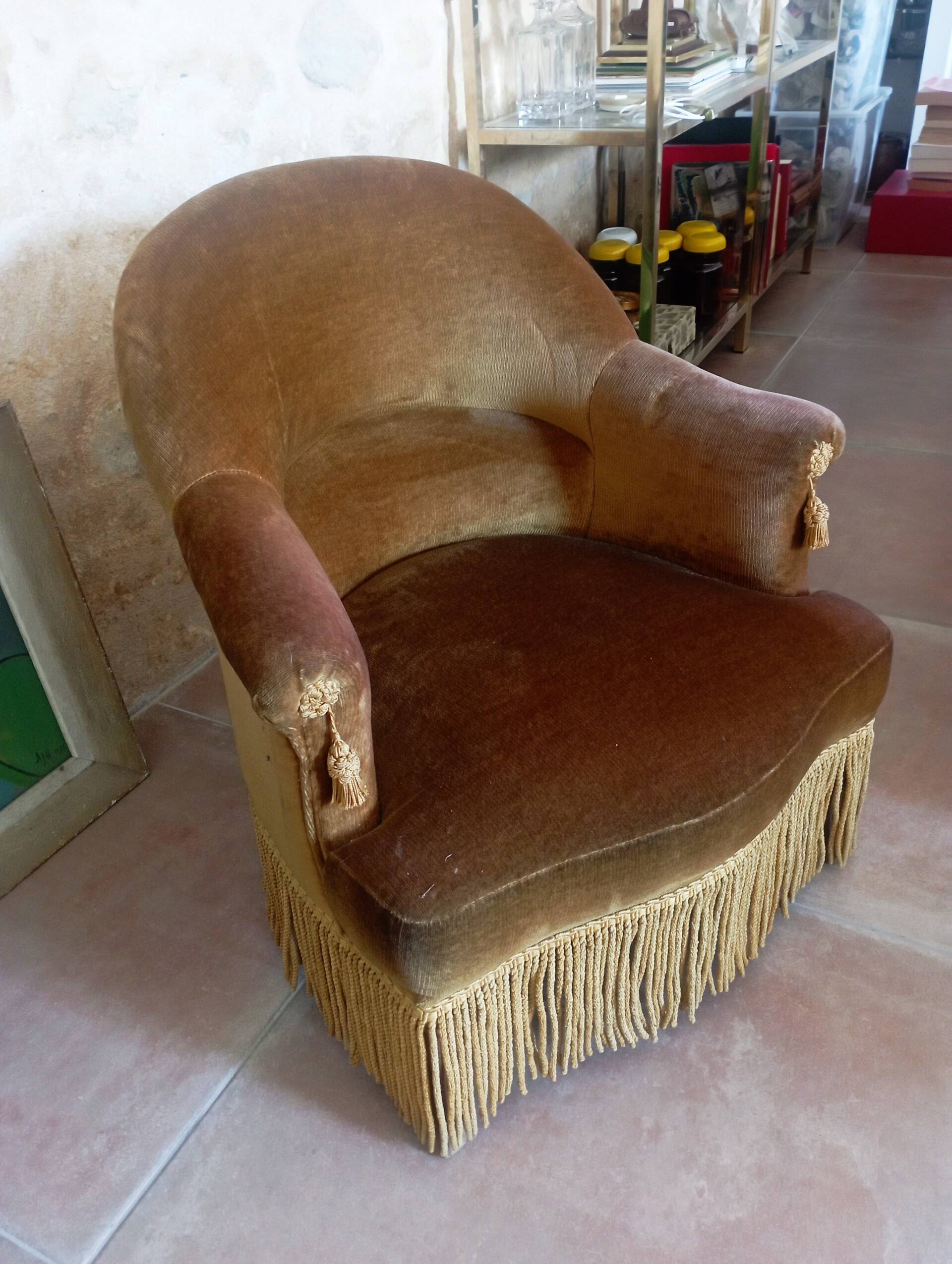 Toad armchair