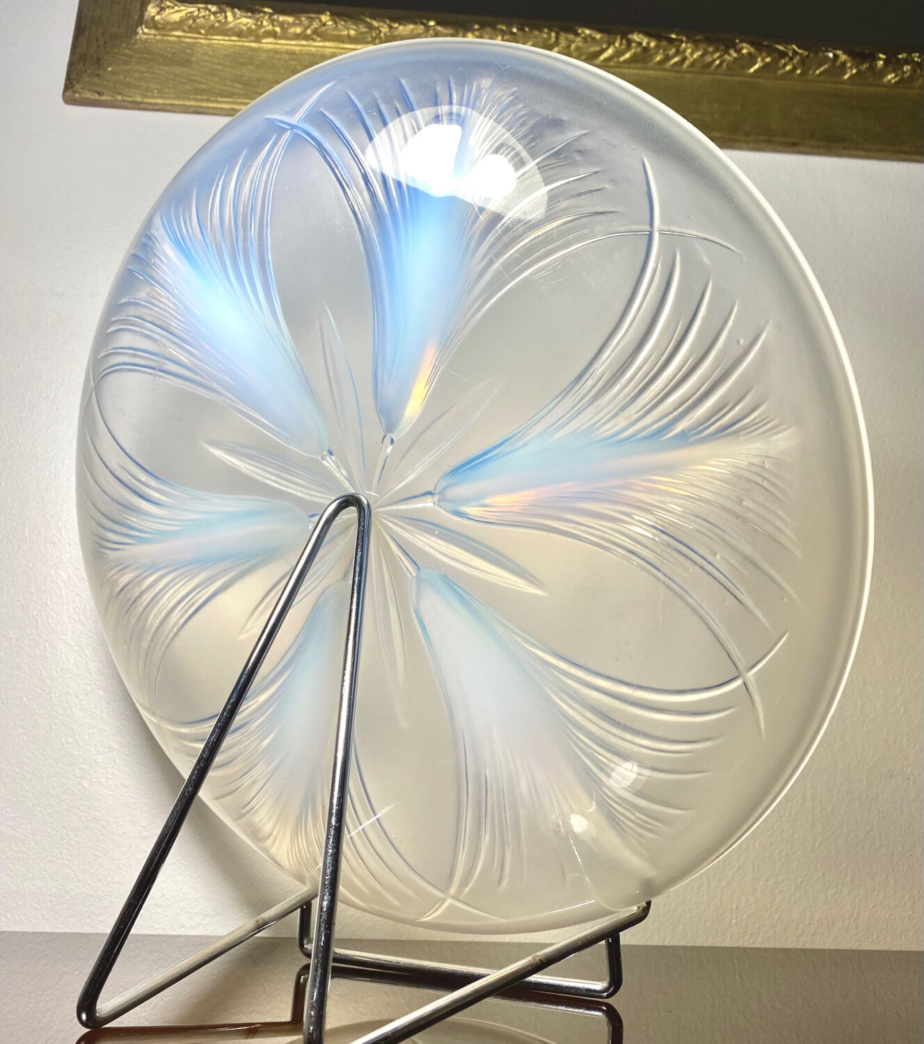 Verlys opalescent /opaline decorative tray (d.32.3cm)