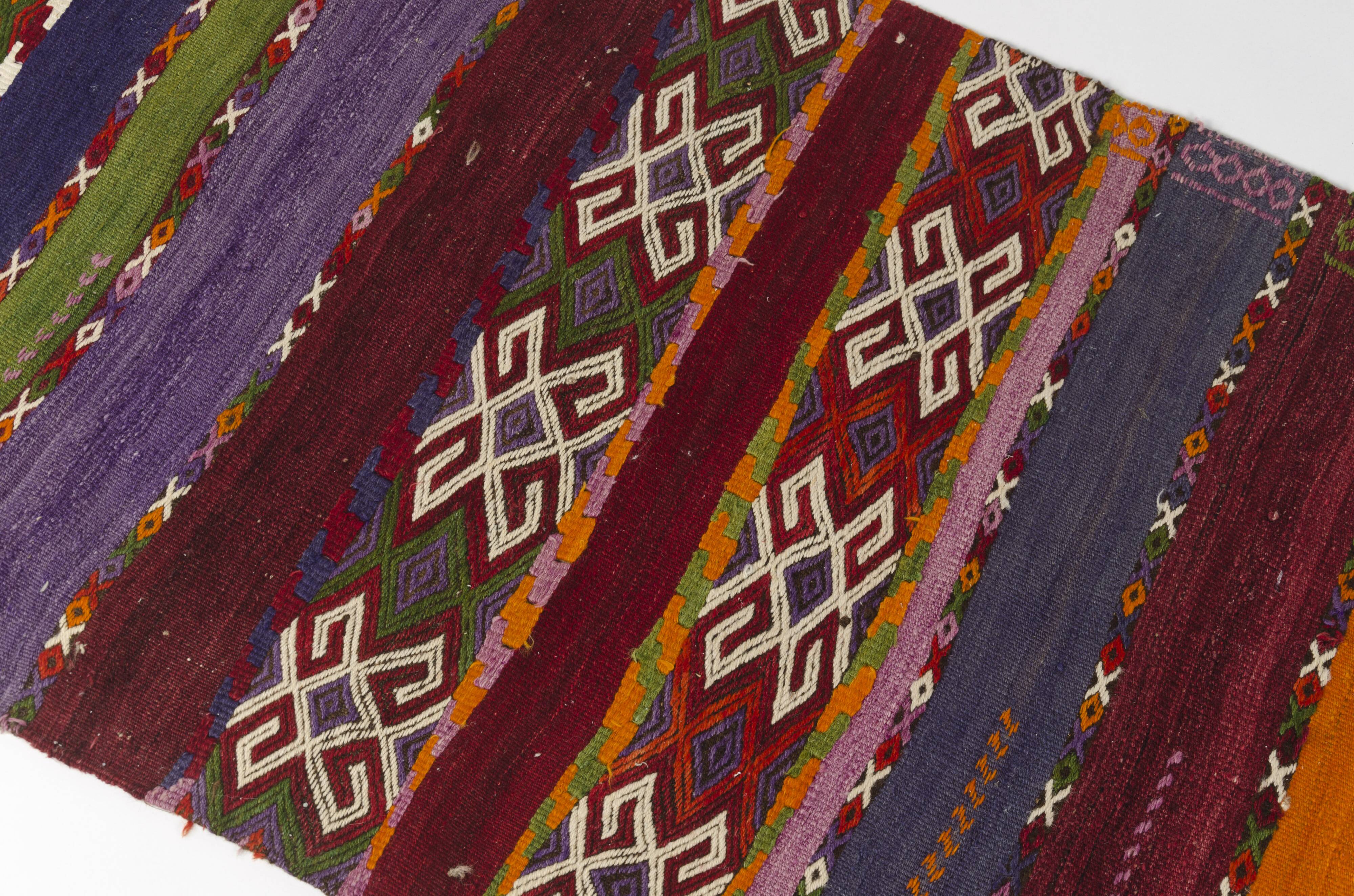 Vintage Turkish Small Kilim Rug sku-c129