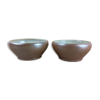 2 small stoneware bowls